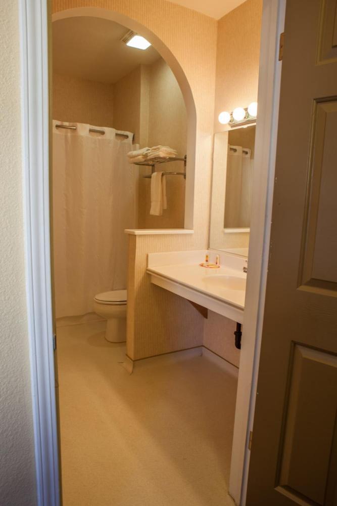 Marinwood Inn & Suites โนวาโต ภายนอก รูปภาพ